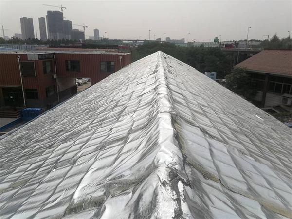 瓦房屋顶维防水修施工