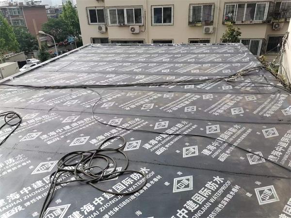 屋顶防水处理